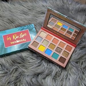 Makeup palette